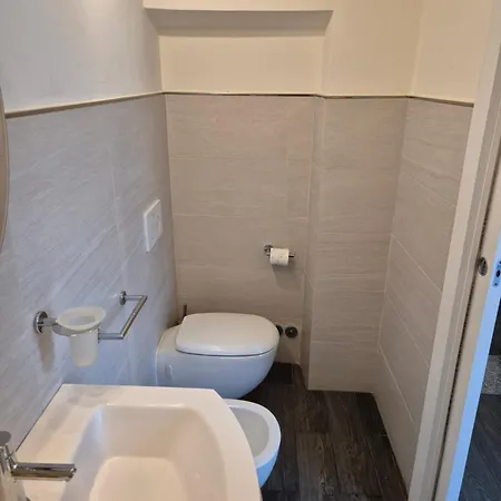 20 Minutes To Florence *